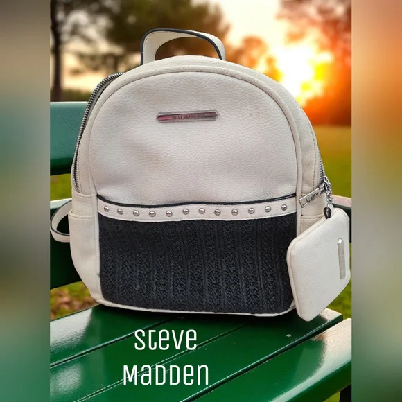 Steve Madden - NWT - Silver Backpack / Bag with Bonus Wristlet Steve Madden Blue Backpack With Wristlet - | Mercari main image 4